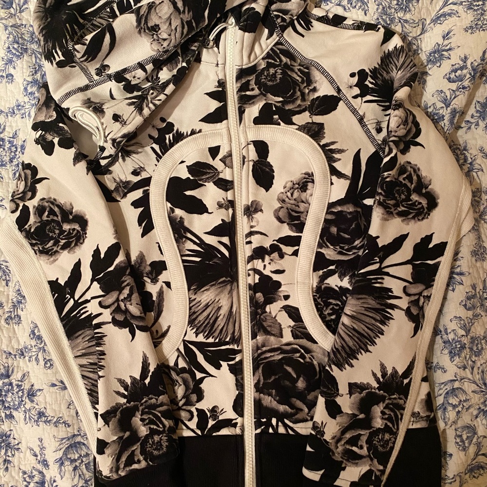 Lululemon Brisk Bloom Scuba Hoodie